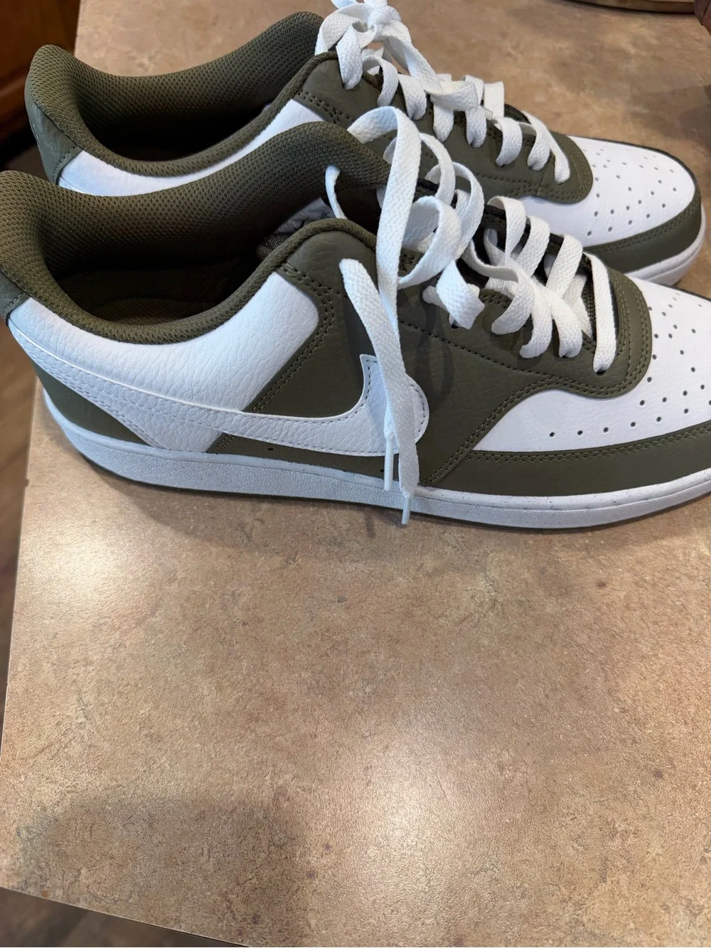 Nike Low-Top Sneakers in White and Olive Green